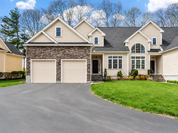 77 Fairway View Dr #77, Sutton, MA 01590