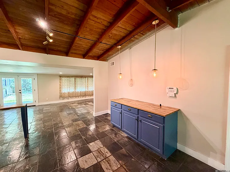26084 Pichon Rd — Photo 4