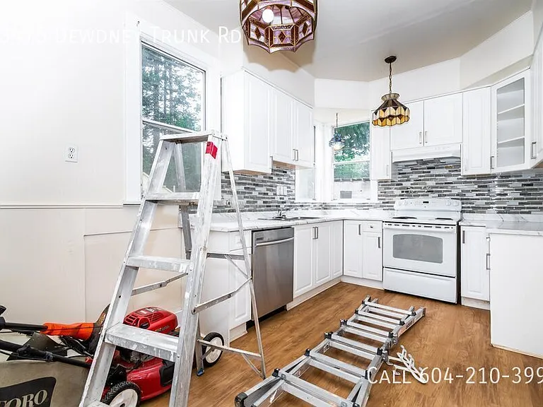 33475 Dewdney Trunk Rd — Photo 6
