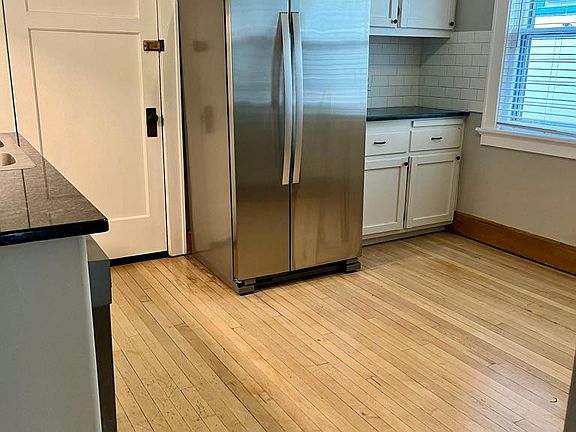 5th image of 3414 N Bartlett Ave