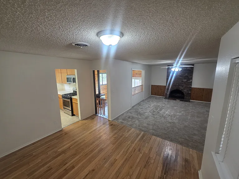 4760 Northglen St — Photo 9