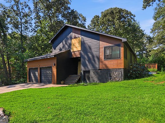 3rd image of 2668 Royal Oak Ct