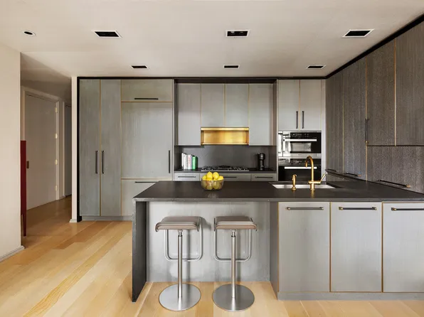 505 West 19th Street image 6 of 19