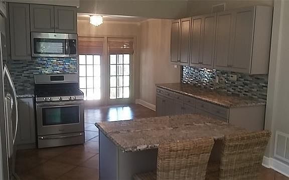 4th image of 1619 Charlton Dr