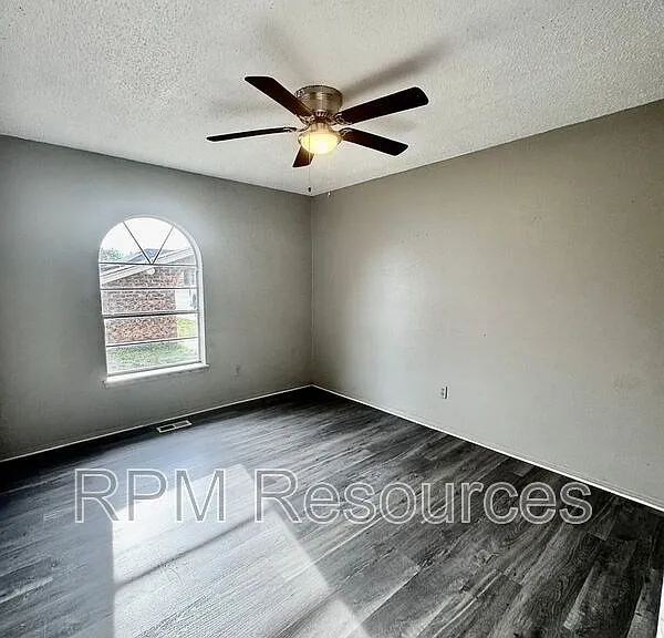 720 Willow Run — Photo 18