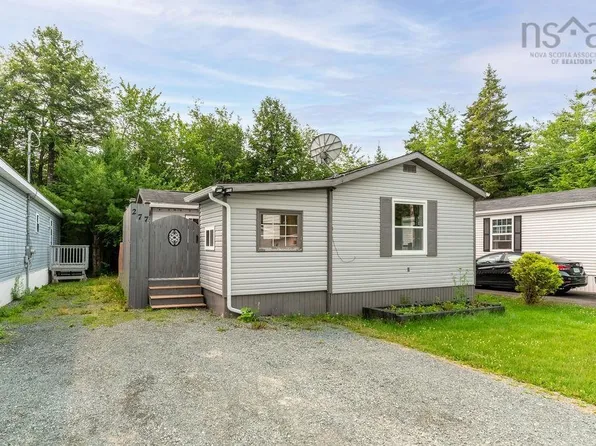 277 Circle Dr, Lake Echo, NS B3E 1C1