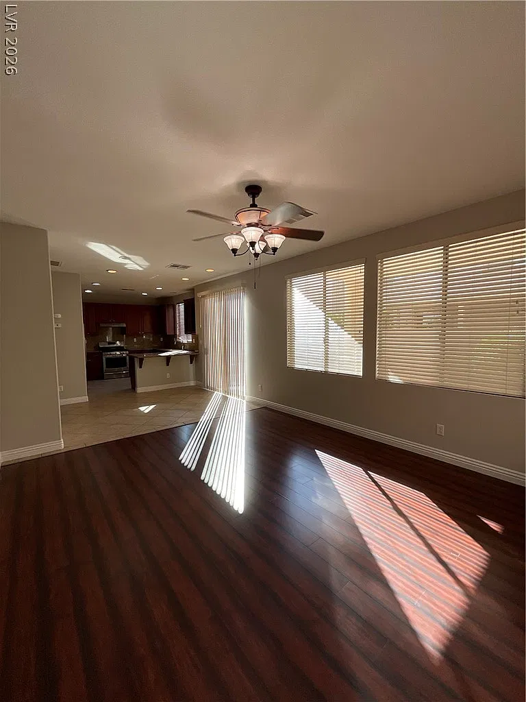 4 bed, 2.5 bath, 2330 sqft, $2,100 — Photo 3