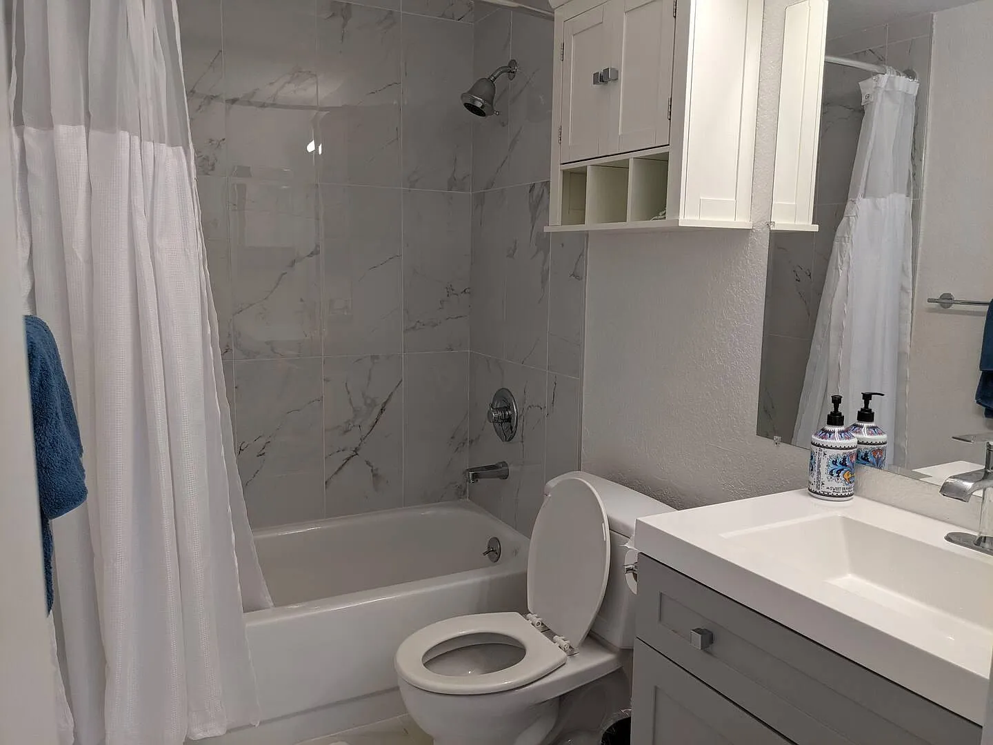 2 bed, 800 sqft, $5,795 — Photo 1