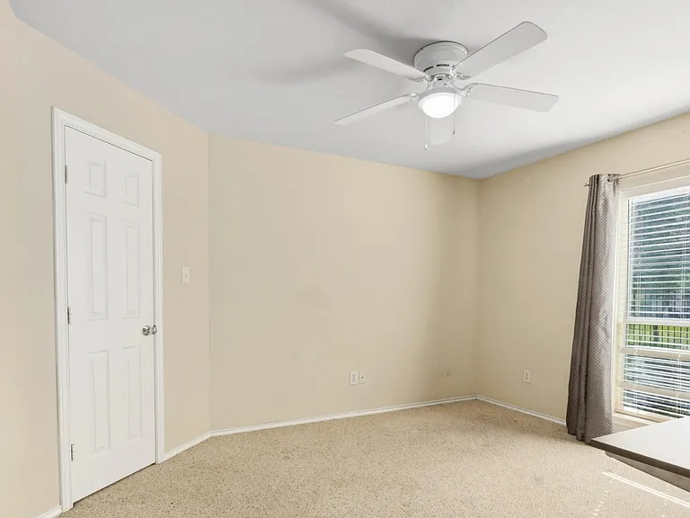 2236 Ann St — Photo 4