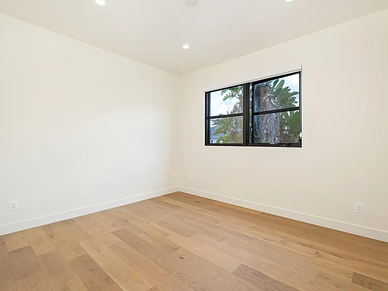 822 S Plymouth Blvd #4 — Photo 20