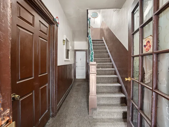 167 32nd Street image 2 of 17