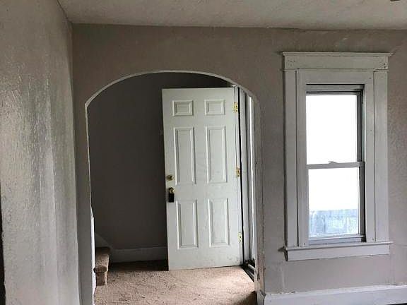 3rd image of 46 Poplar Ave