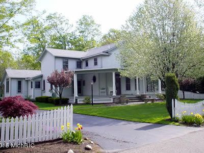 736 Pleasant St, Saugatuck, MI, 49453