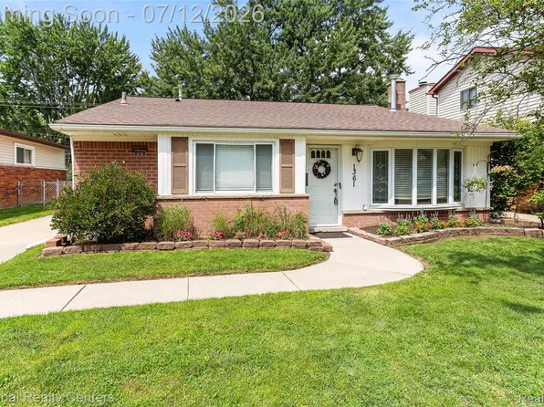 1361 Langley Blvd, Clawson, MI 48017