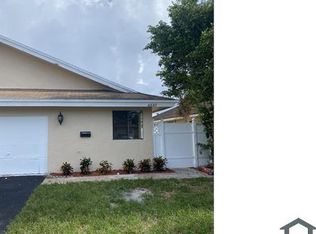 6537 Harbour Rd, Pompano Beach, FL 33068