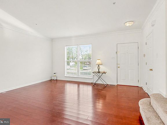 4th image of 2151 Sewanee Dr