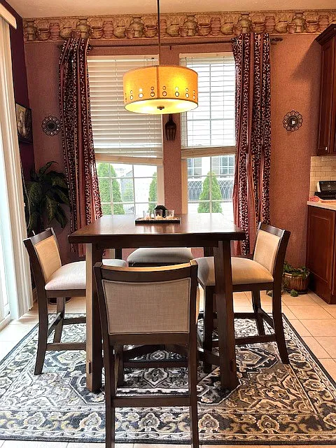 4 bed, 3040 sqft, $2,500 — Photo 4