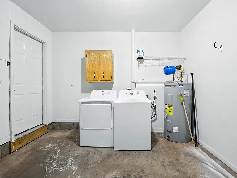 256 Executive Ave #A — Photo 17