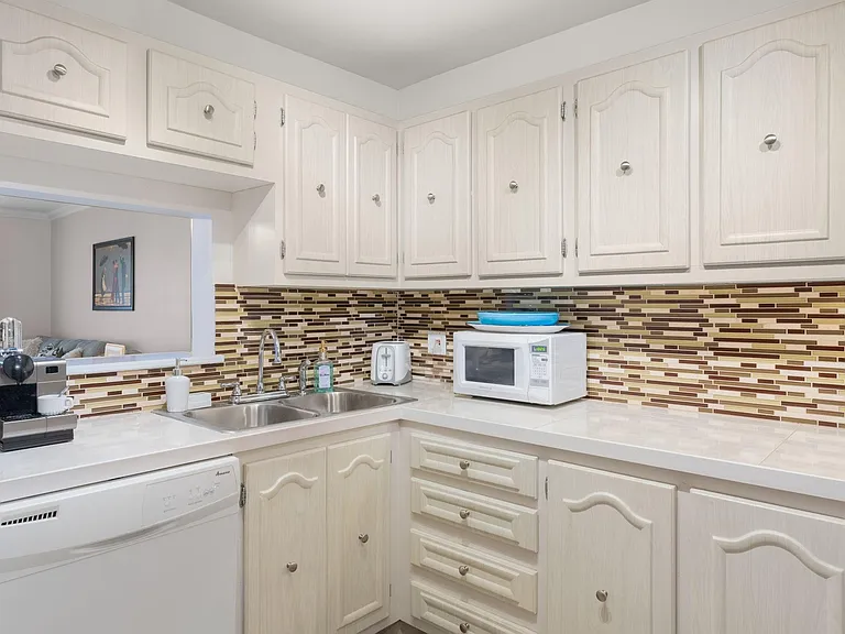 4191 NW 41st St #214 — Photo 9