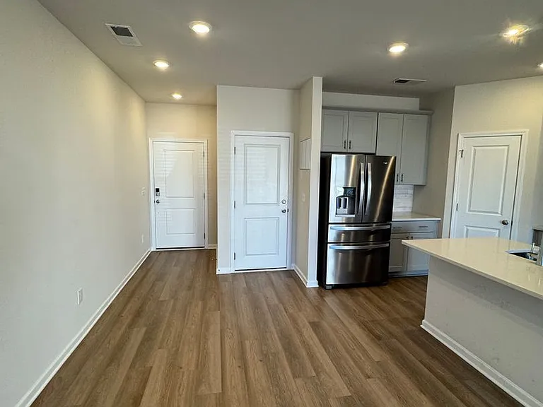 1066 Plumcrest Dr — Photo 7