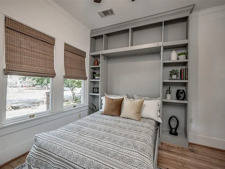 208 Archer St — Photo 17