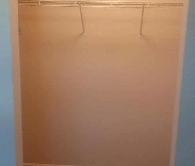 walkin closet in master bd