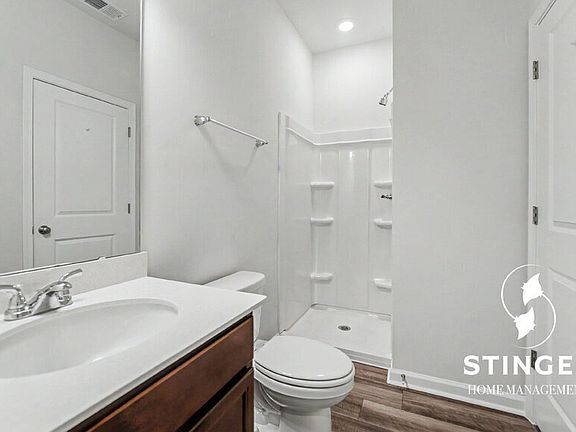 5th image of 123 Chestnut St