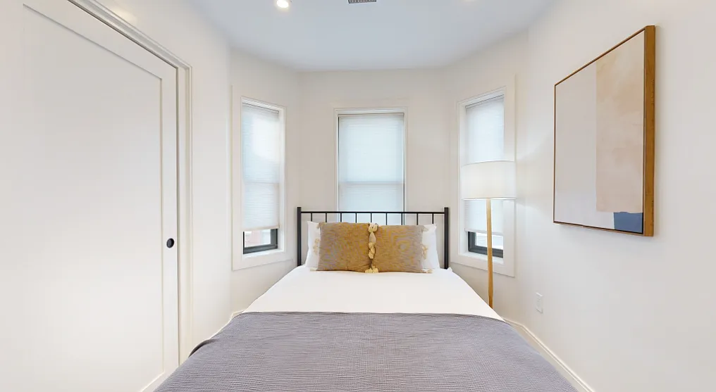 3 bed, 1.0 bath, 600 sqft, $3,300 — Photo 4