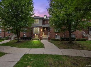 6025 Windemere Ln, Shelby Township, MI