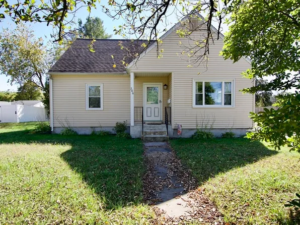 586 Granby Rd, South Hadley, MA 01075