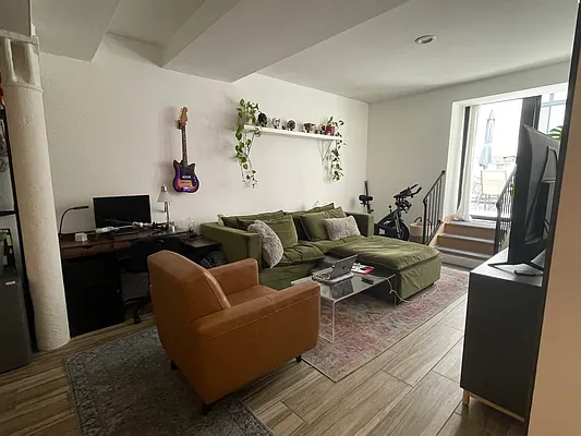 Rented by MySpaceNYC | media 4