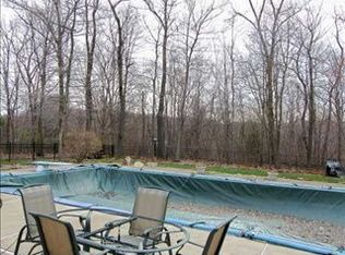 17 Sassafras Ln, Greensburg, PA 15601