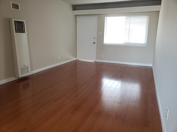 4th image of 420 Arden Ave APT F