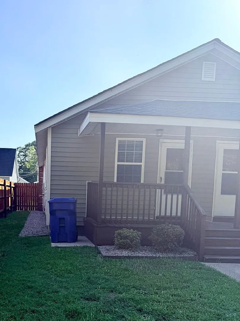 534 Manchester St — Photo 1