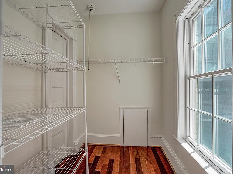 1025 30th St NW — Photo 18