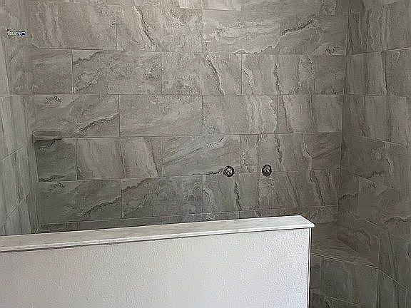 4th image of 1752 W Hall Pl