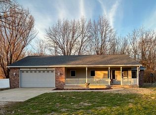 180 Etherton Ln, Springfield, IL 62712