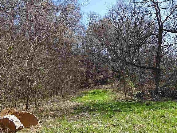 3rd image of 34 Reed Schoolhouse Rd