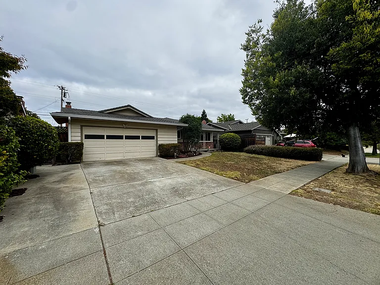 1405 Antonio Ln — Photo 2