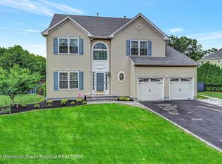 3 Mackenzie Rd, Eatontown, NJ 07724