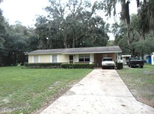 103 Colonial Cir, Palatka, FL 32177