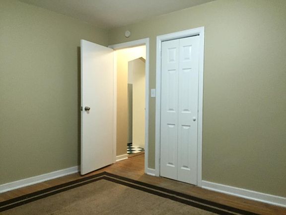3rd image of 3529 North Ave #2
