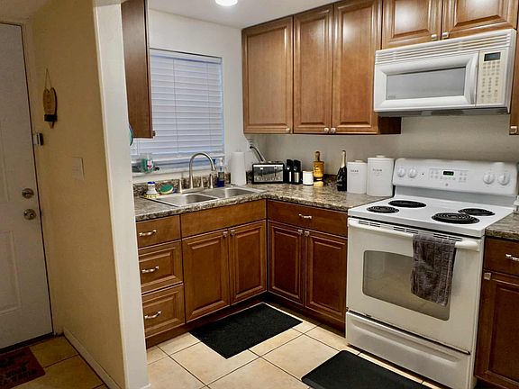 2nd image of 2501 Country Club Dr #D113