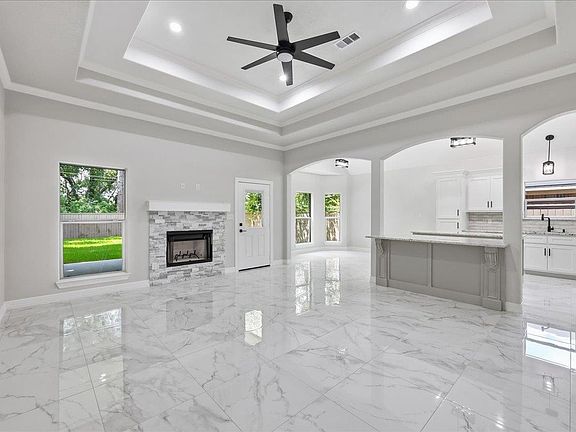 4th image of 9555 Landis Dr