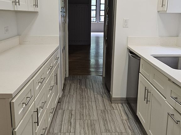 5th image of 317 W 83rd St APT 4W