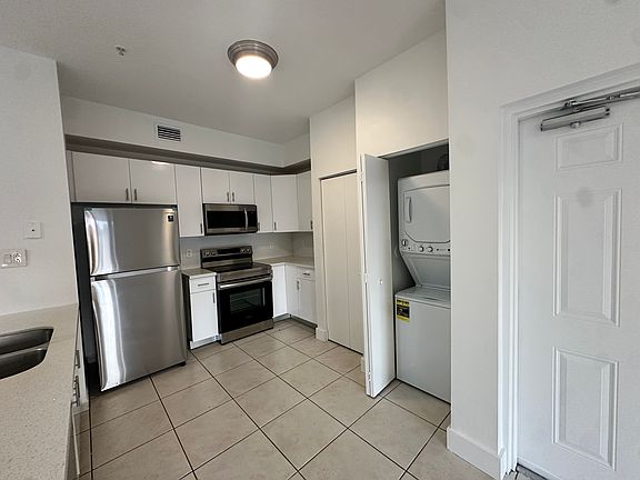 3rd image of 7290 NW 114th Ave APT 202