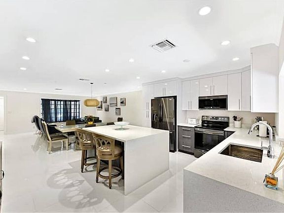 5th image of 4818 NE 25th Ave #1