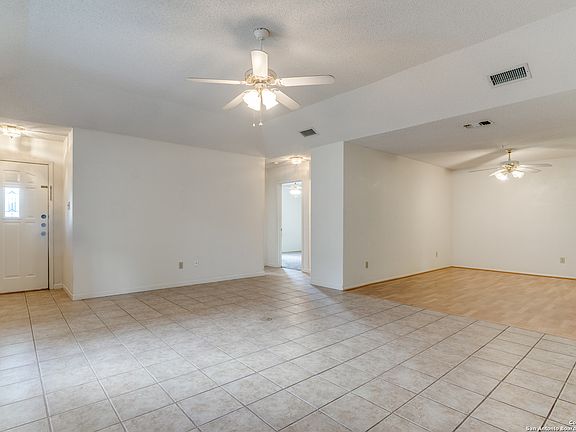 4th image of 1281 BUTTERCUP LN