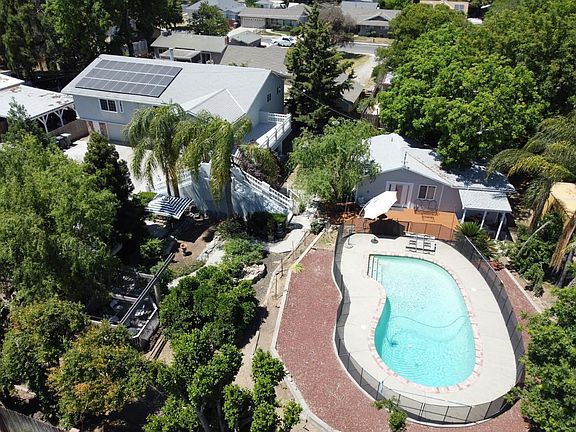 3rd image of 610 Walnut Ave