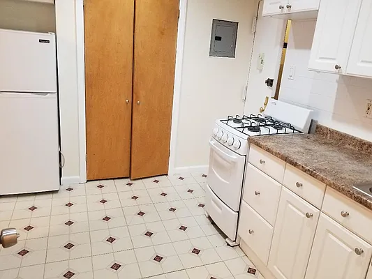 Rented by Prince Real Estate Associates LLC | media 11